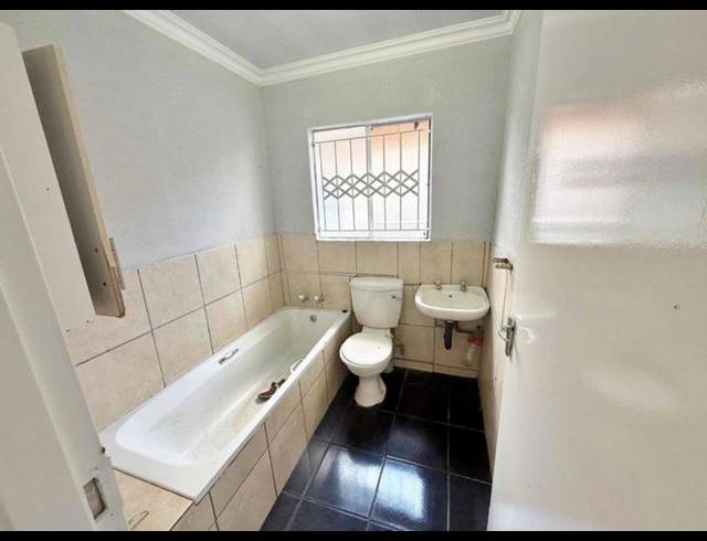 3 BEDROOM HOUSE FOR SALE IN SOSHANGUVE EAST